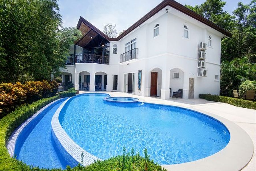 Casa Pacifica at Los Suenos