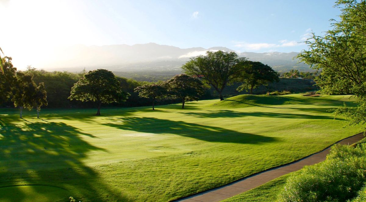 Golfing at La Iguana Golf Club, mountain views