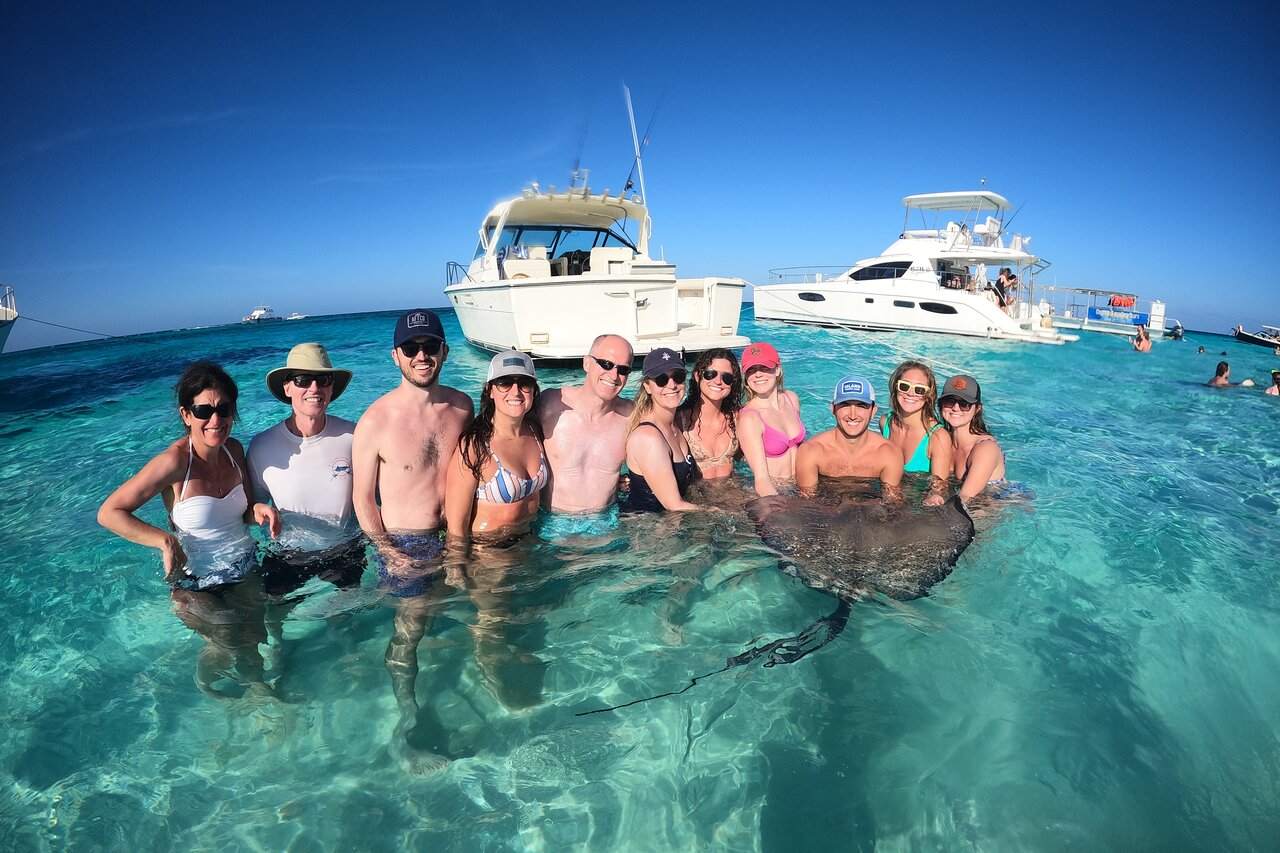 Group travel itinerary - party boat