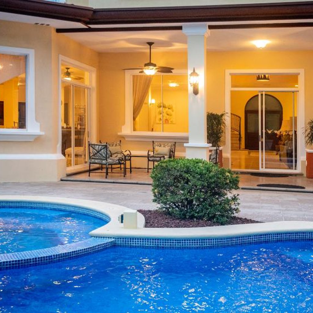 Luxury Group Accommodations in Jaco Beach & Los Sueños