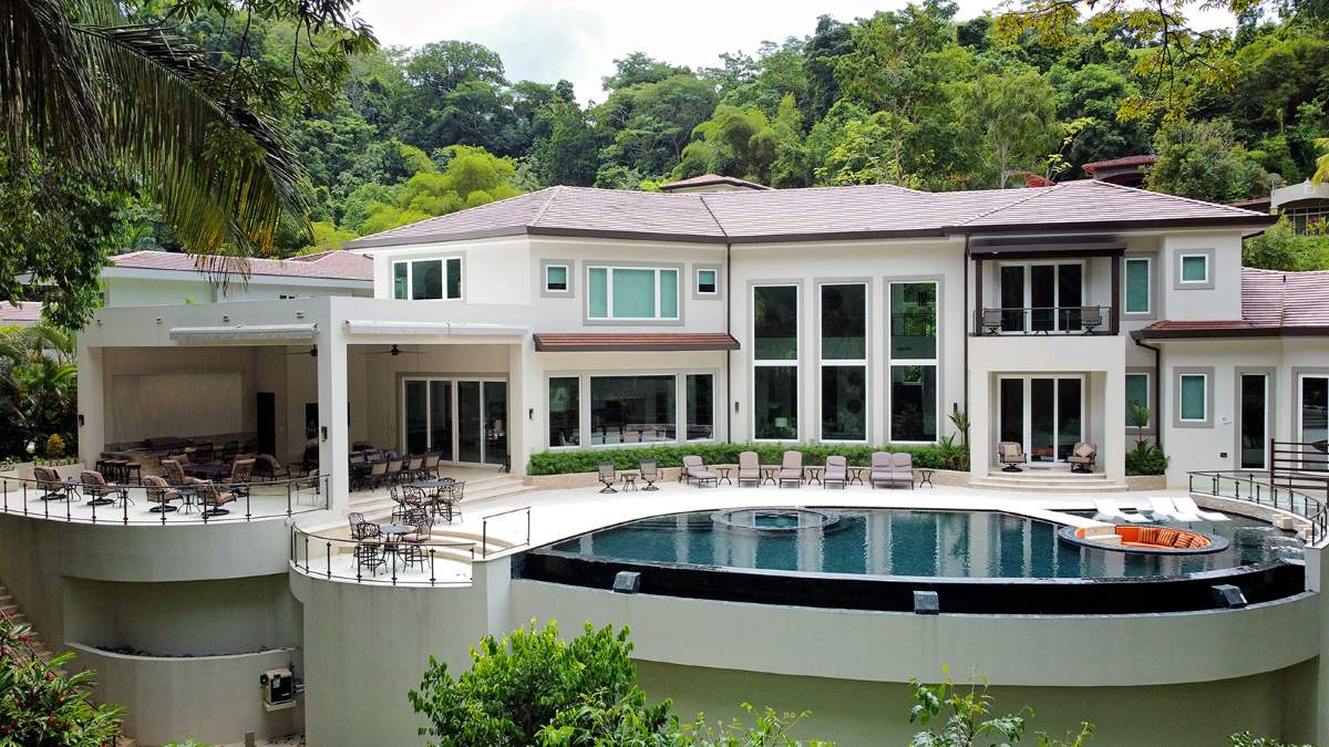 private Villa for Group Travel